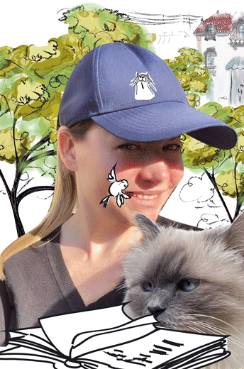 photo animée communication média/ réseaux sociaux Femme souriante portant une casquette, avec un chat et des arbres en arrière-plan.